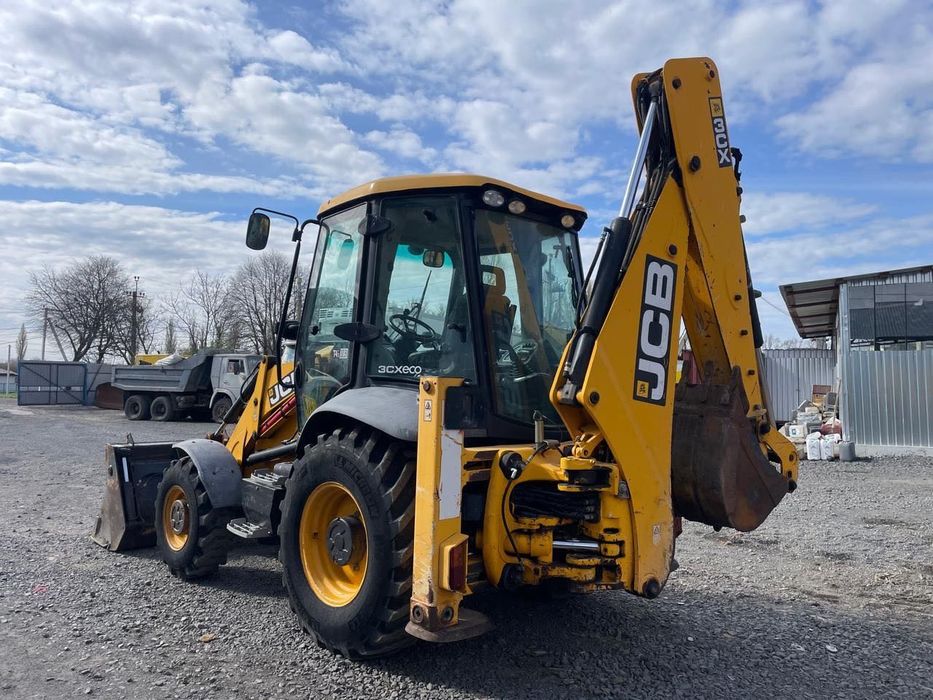 Трактор Экскаватор JCB
