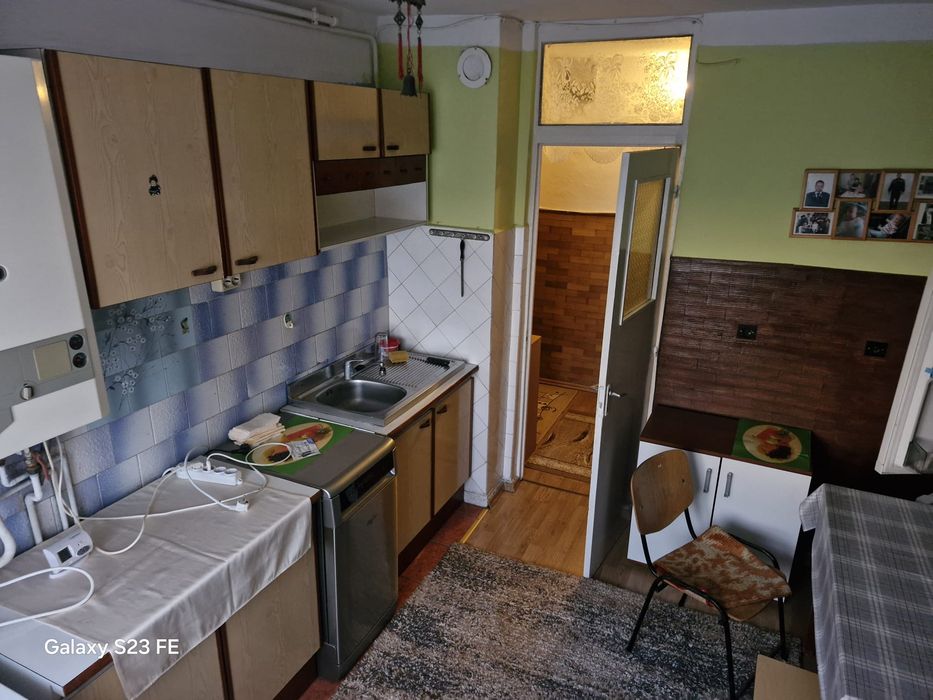 Închiriez apartament