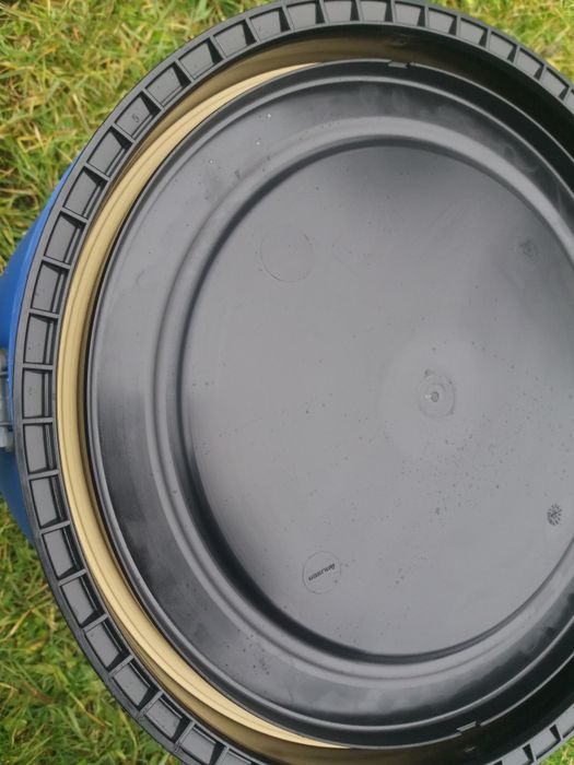 Butoi din plastic alimentar 60 litri