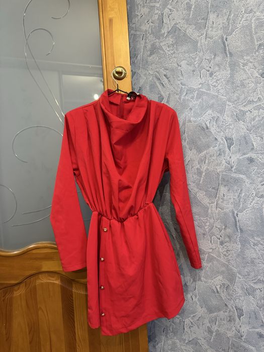 Продам платья вечерние