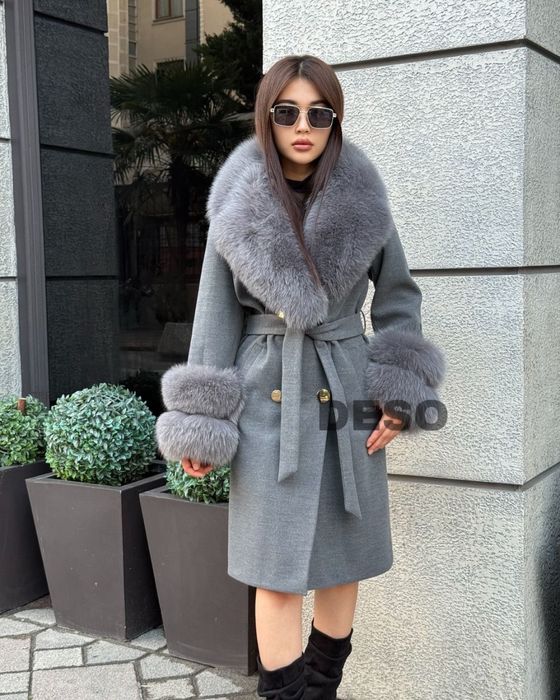 Кашмирено палто с естествена лисица