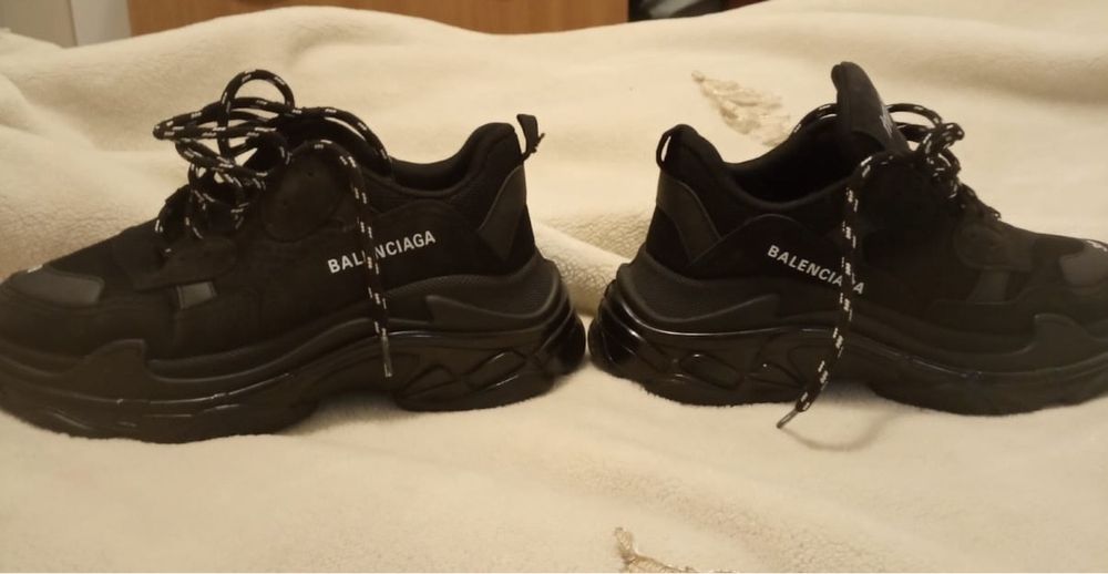 Vand balenciaga triple s
