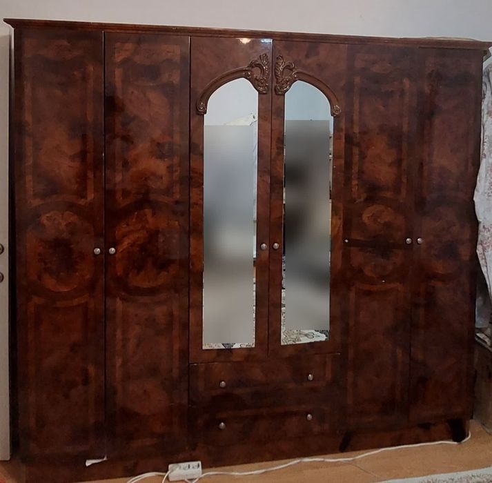 Спальный гарнитур