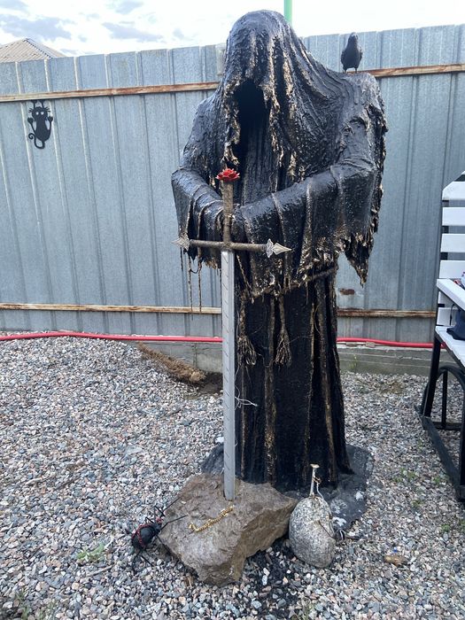 Садовая фигура -Монах