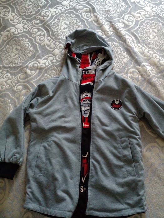 Продам недорого детские куртки