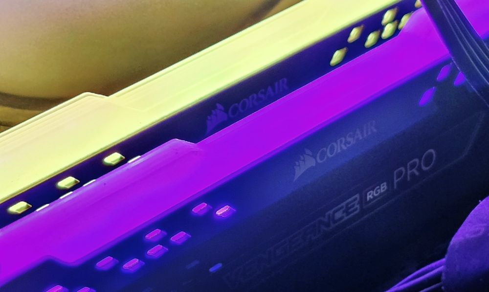 32GB RAM 3600MHz Corsair RGB PRO