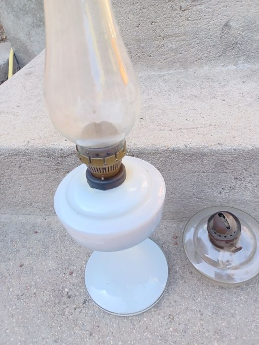 Lampa pe gaz și ceas