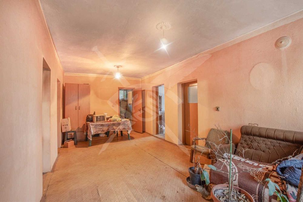 Продава се Къща в с. Горни Богров, Област София-град - 300 кв.м за 833 €/кв.м - Снимка #6