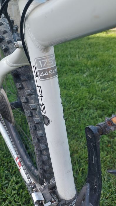 Bicicleta Trek 6300 Rock Shox și bicicleta  Bulls