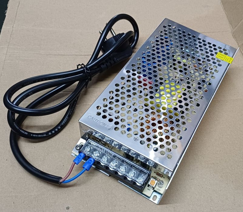 Alimentator VEVOR Sursa VEVOR Sursa Alimentare 12V VEVOR Transformator