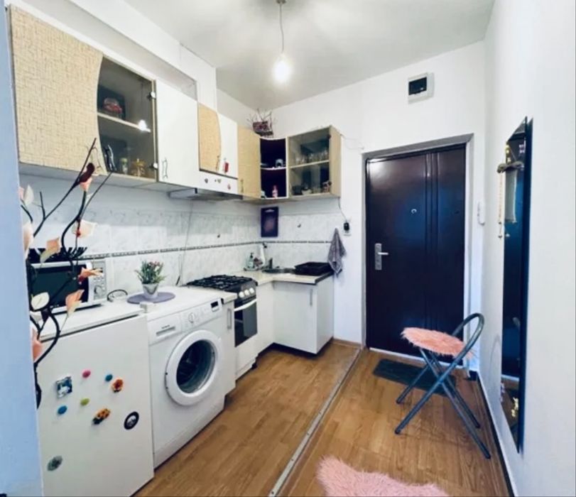 Studio renovat, mobilat-etaj 1 lângă malul Crișului, aproape de centru