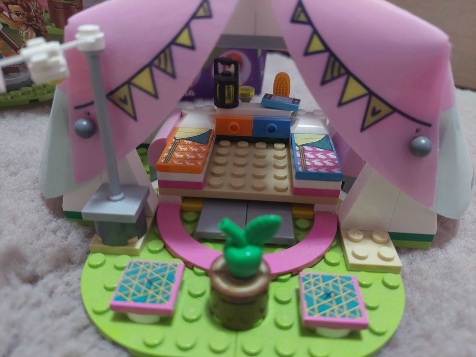 Lego Friends 41392- Camping in natura