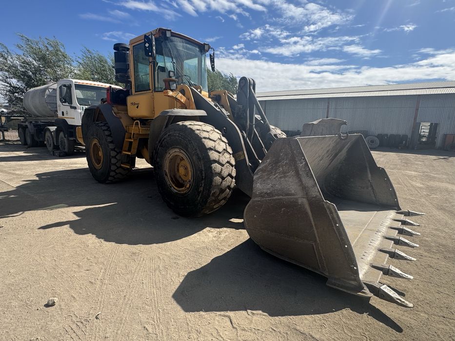 Volvo L120E | 2006 | 19.200 ore | Cupă 4 MC | 21.200 kg