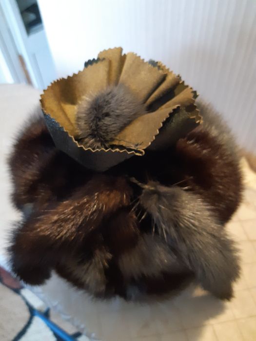 Шапка женская норковая ,размер 56