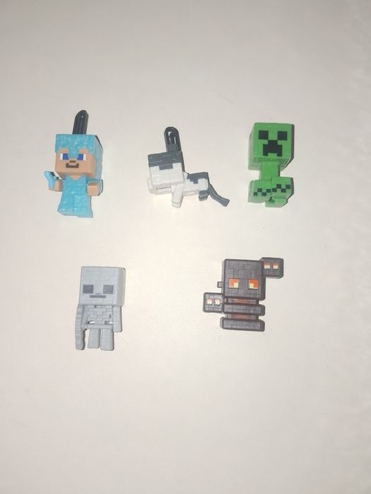 Продам игрушки из Киндер майнкрафт