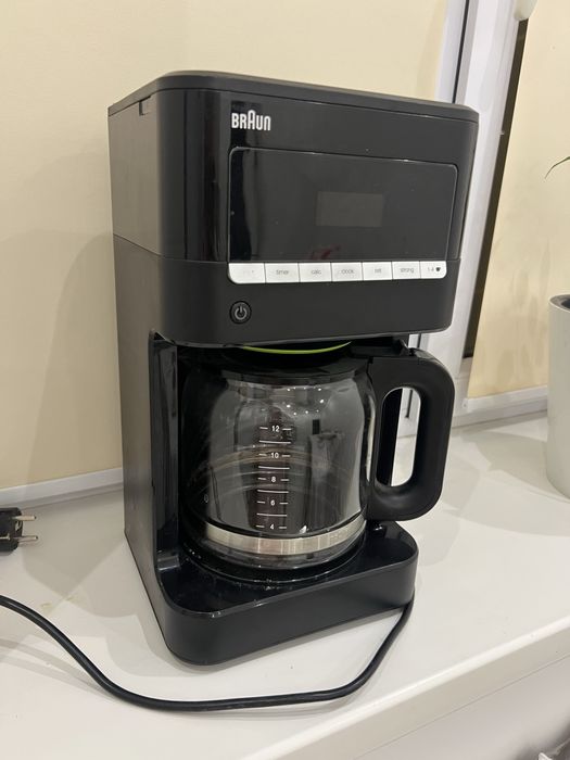 Кофеварка марки Braun.