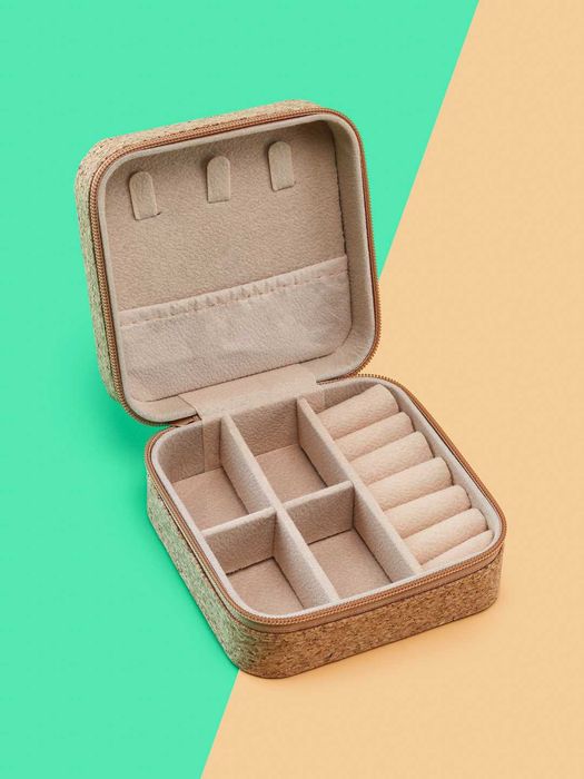 Шкатулка-органайзер для хранения украшений