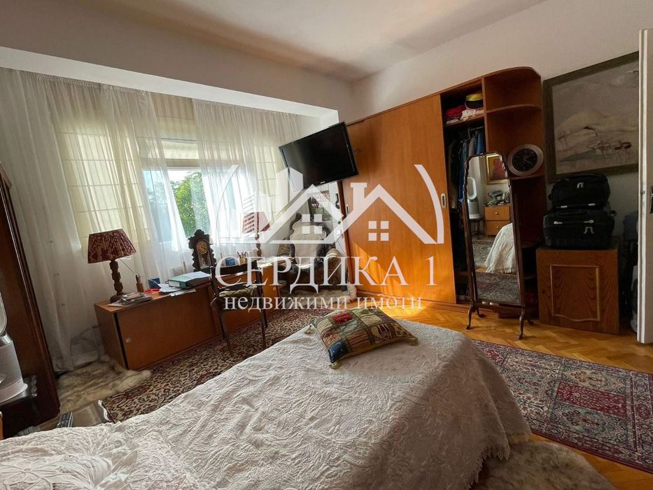 Дава се под наем Тристаен апартамент в София, Център - 125 кв.м за 1500 € - Снимка #10