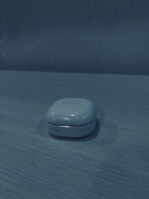 Продам наушники Samsung Buds 2