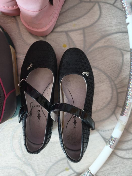 Детская куртка и обувь бесплатно