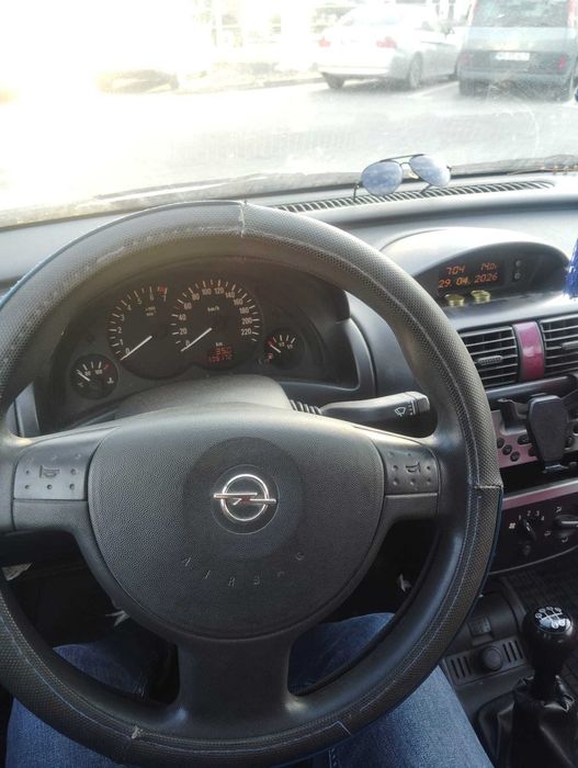 Vand Opel Corsa  an 2001, benzina, rovinieta valabila pana in 2027, itp , acte in regula, Nr tel: 0757428595 pret 490 euro