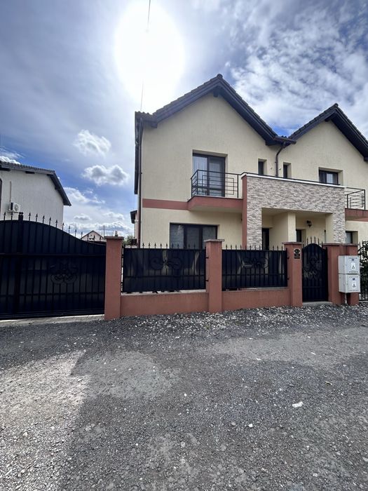 Casa tip duplex  Sanpetru