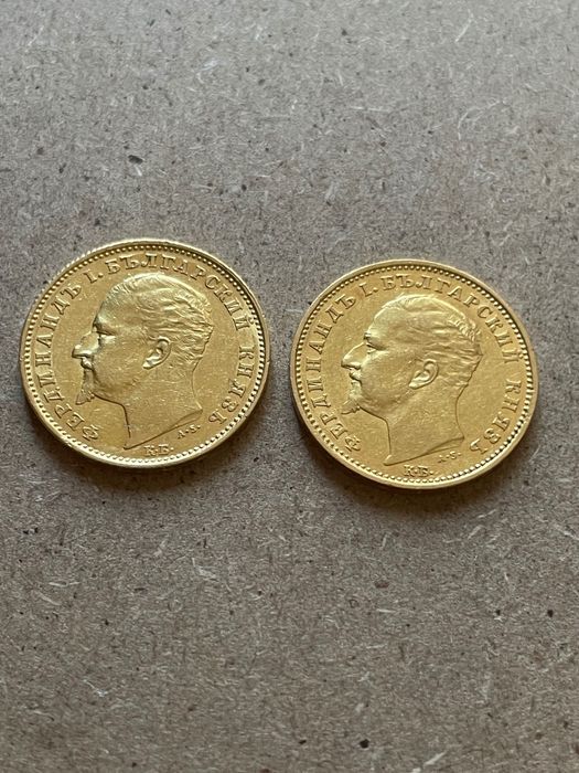 Златна монета 21,6 карата.