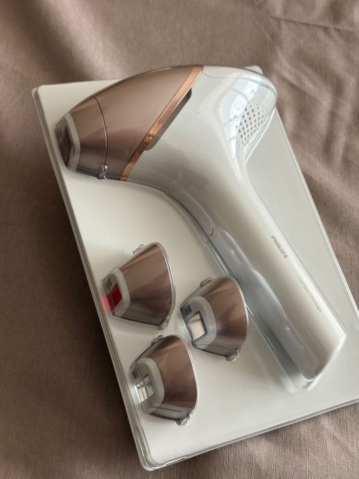 Фотоепилатор Philips lumea Bri956