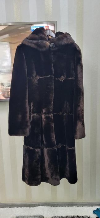 Продам шубу мутоновая новая