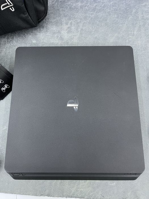 Play station 4slim