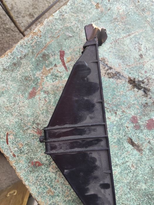 Vând casetofon de mașină plus alte elemente