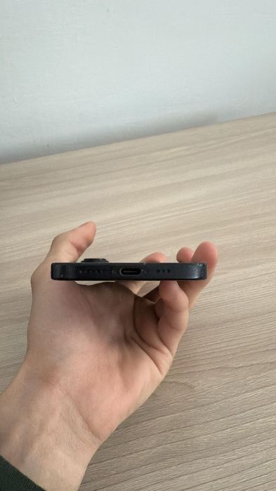 Срочно продаю Айфон 16