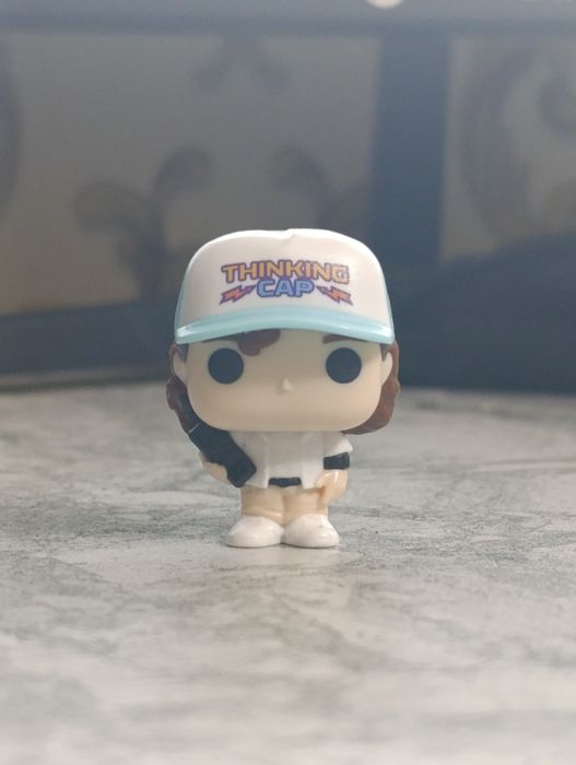 Продаю фигурки Киндер осд все по 20 кроме Уилла,Уилл 70 000