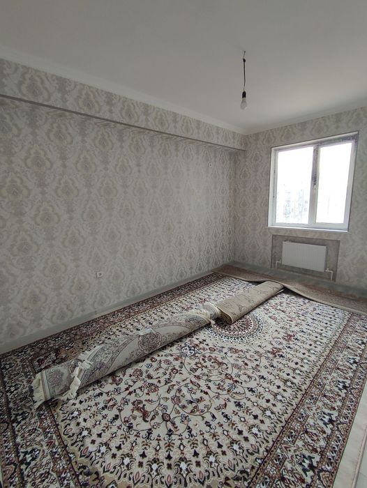 Срочна 3 хонали уй сотилади. Нурафшонда янги қурилган домда 4 этажда.