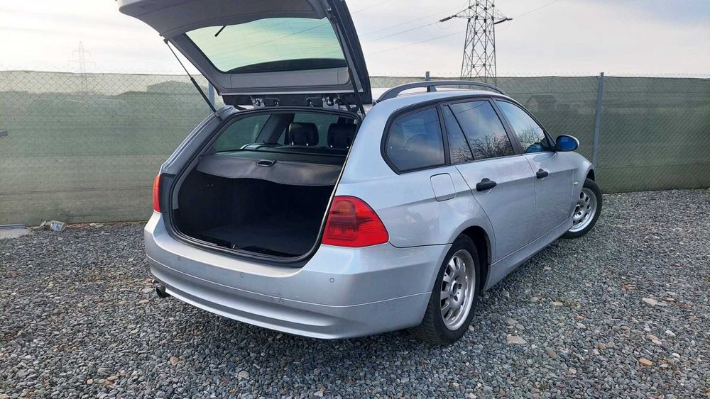 BMW seria 3 2.0d 150 cai E91 an 2006  NAVI PIELE