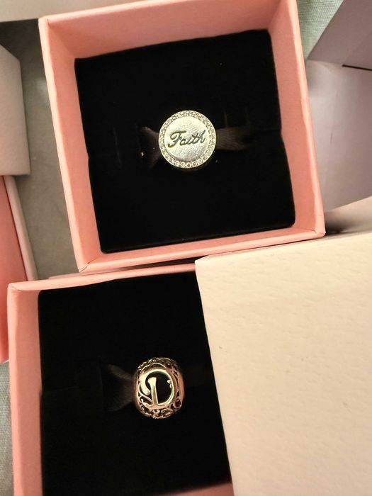 Гривна и талисмани Pandora