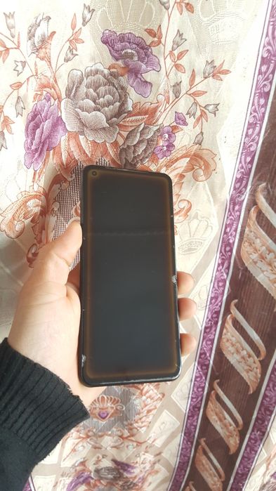 Xiaomi 11 Lite 750 va Redmi 12C 800  sotiladi