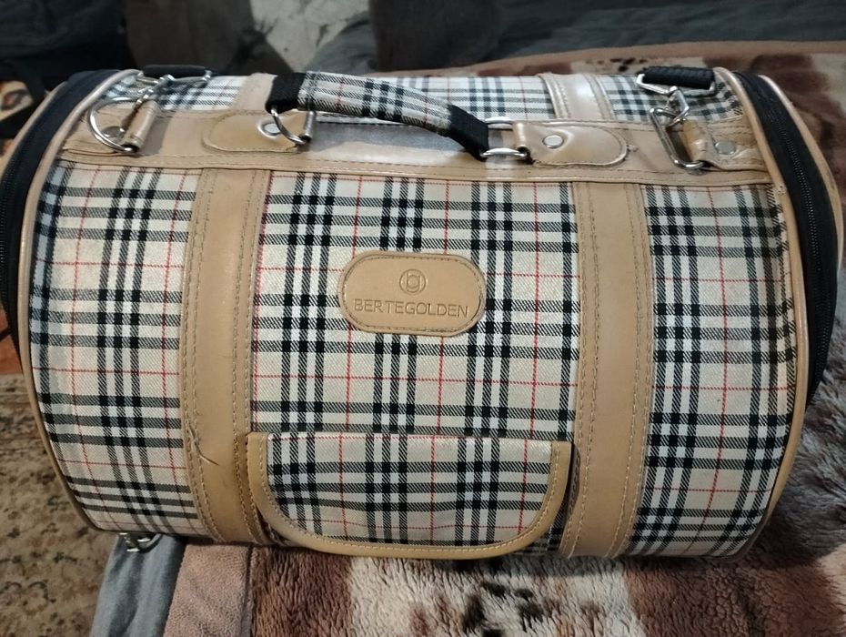 Переноска для кошек и маленьких собачек