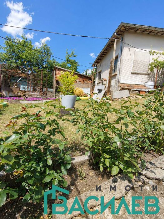 Продава КЪЩА град Перник, Църква