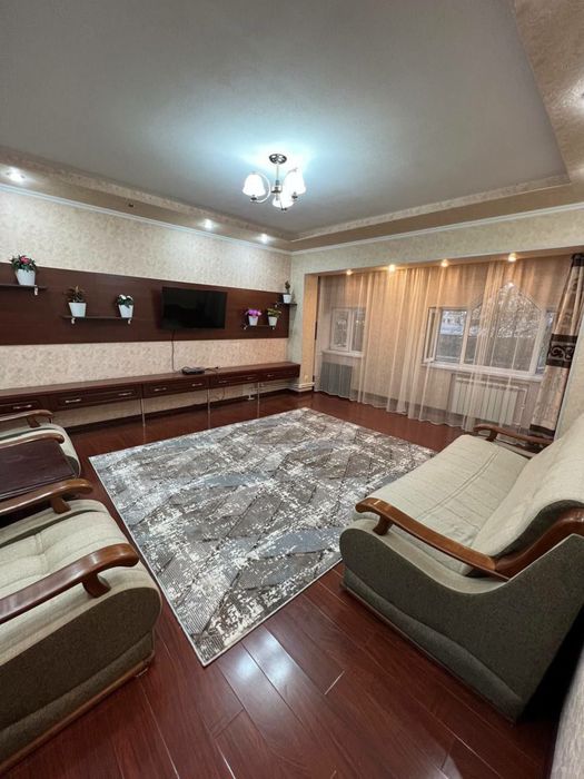 Центр Айбек, Чехова 2/5/9