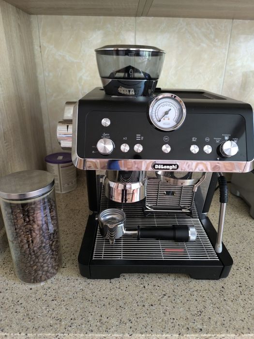 Кофемашина delonghi