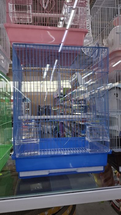 Клетки для декоративных птиц,попугаев