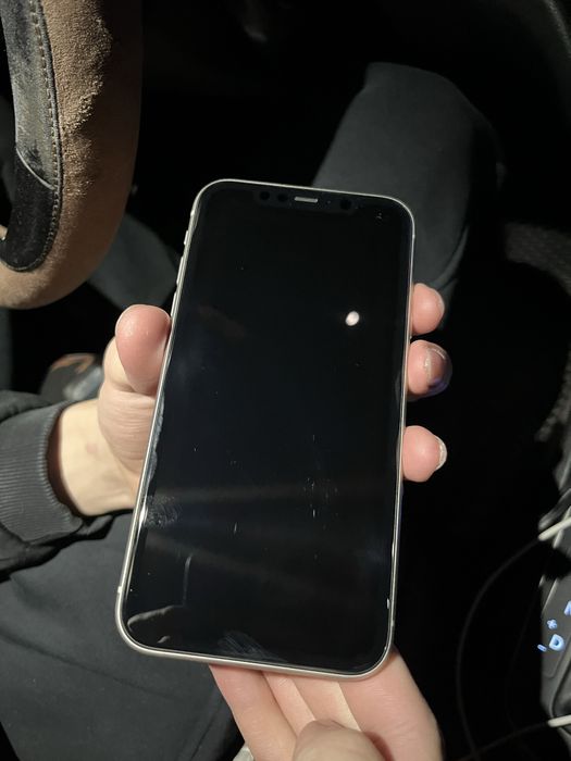 Айфон 11 в хорошем состоянии