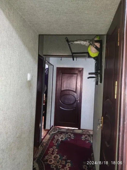 Срочно Продаётся Бабур 3/9/9 с мебелью техникой ремонт средний !