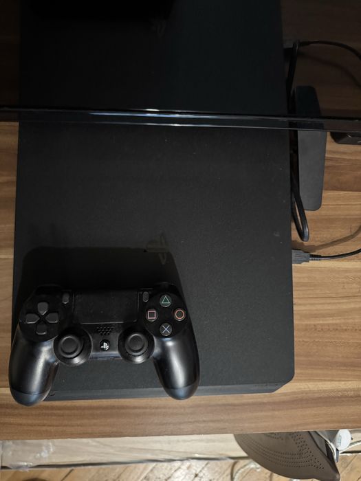 PlayStation 4 Slim 860gb– Отлично състояние