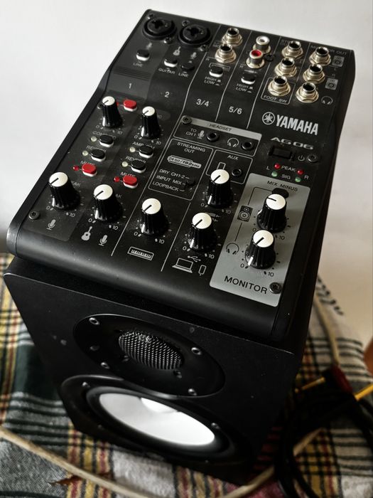 Boxe Yamaha MP5 + Mixer AG06 pentru studio