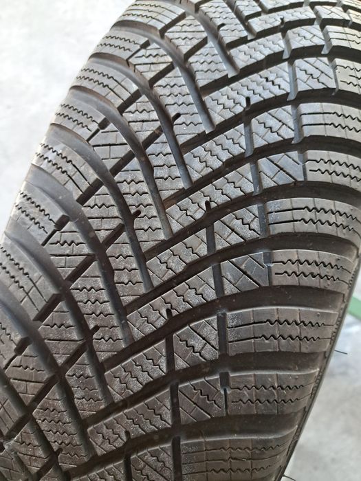 1 anvelopă iarnă 215 65 r16 Hankook