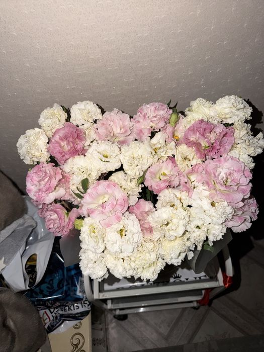 Продам букетик лизиантусов