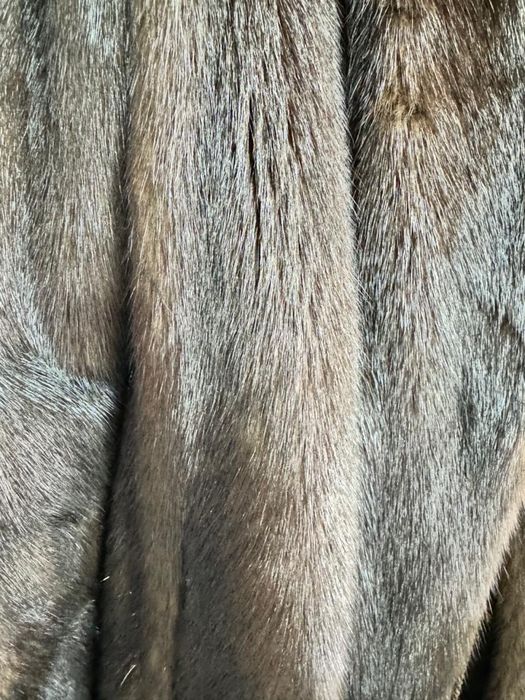 Продам натуральную шубу