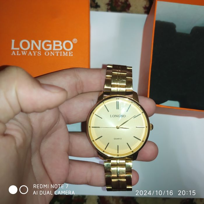 Товар новый не кто не носил цвет:золотой